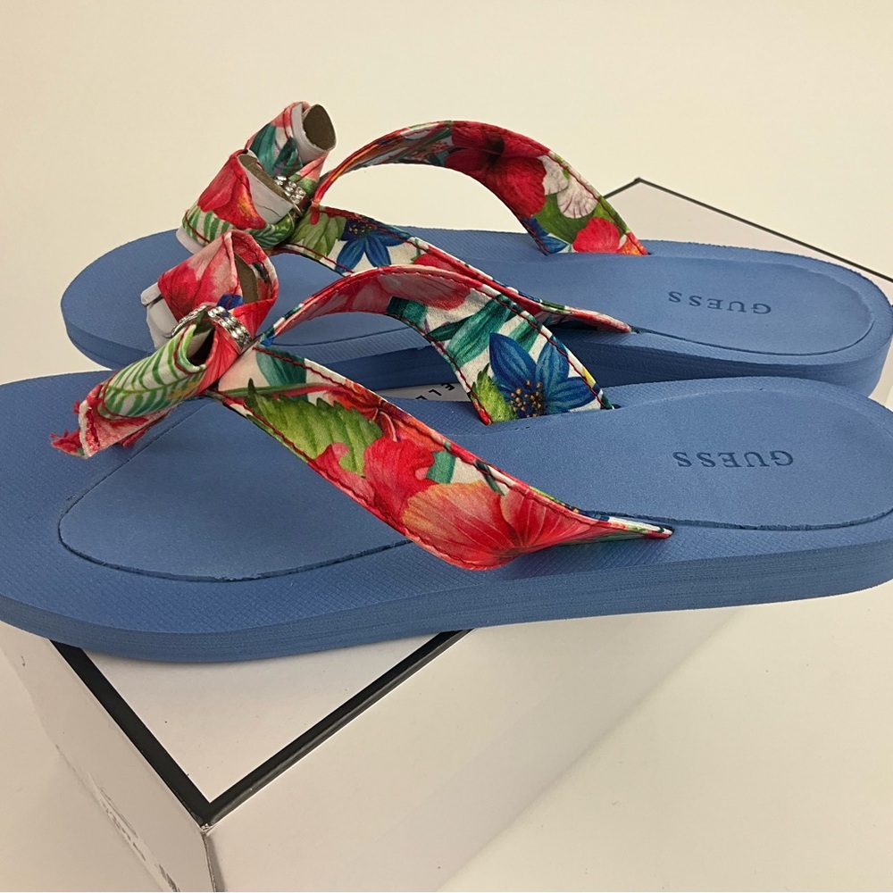 GUESS Women’s GW TUTA 3 Bow Sandal Medium Blue NIB - Picture 2 of 8